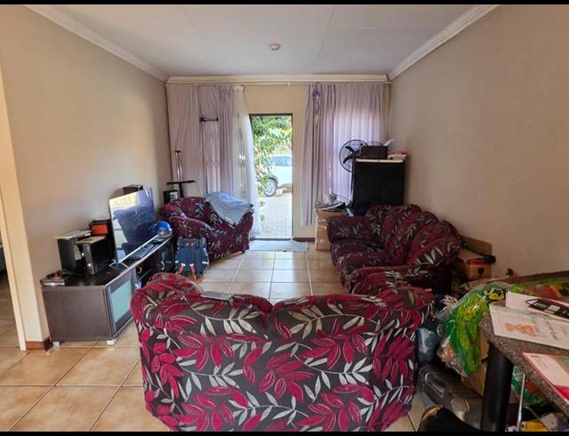 2 BEDROOM TOWNHOUSE FOR SALE IN ROODIA
